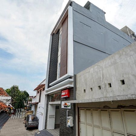 Hotel Super Oyo Capital O 614 Graha 8 Syariah Surabaya Exterior foto