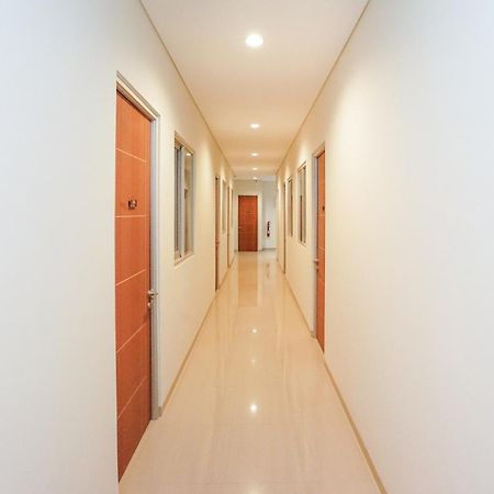 Hotel Super Oyo Capital O 614 Graha 8 Syariah Surabaya Exterior foto