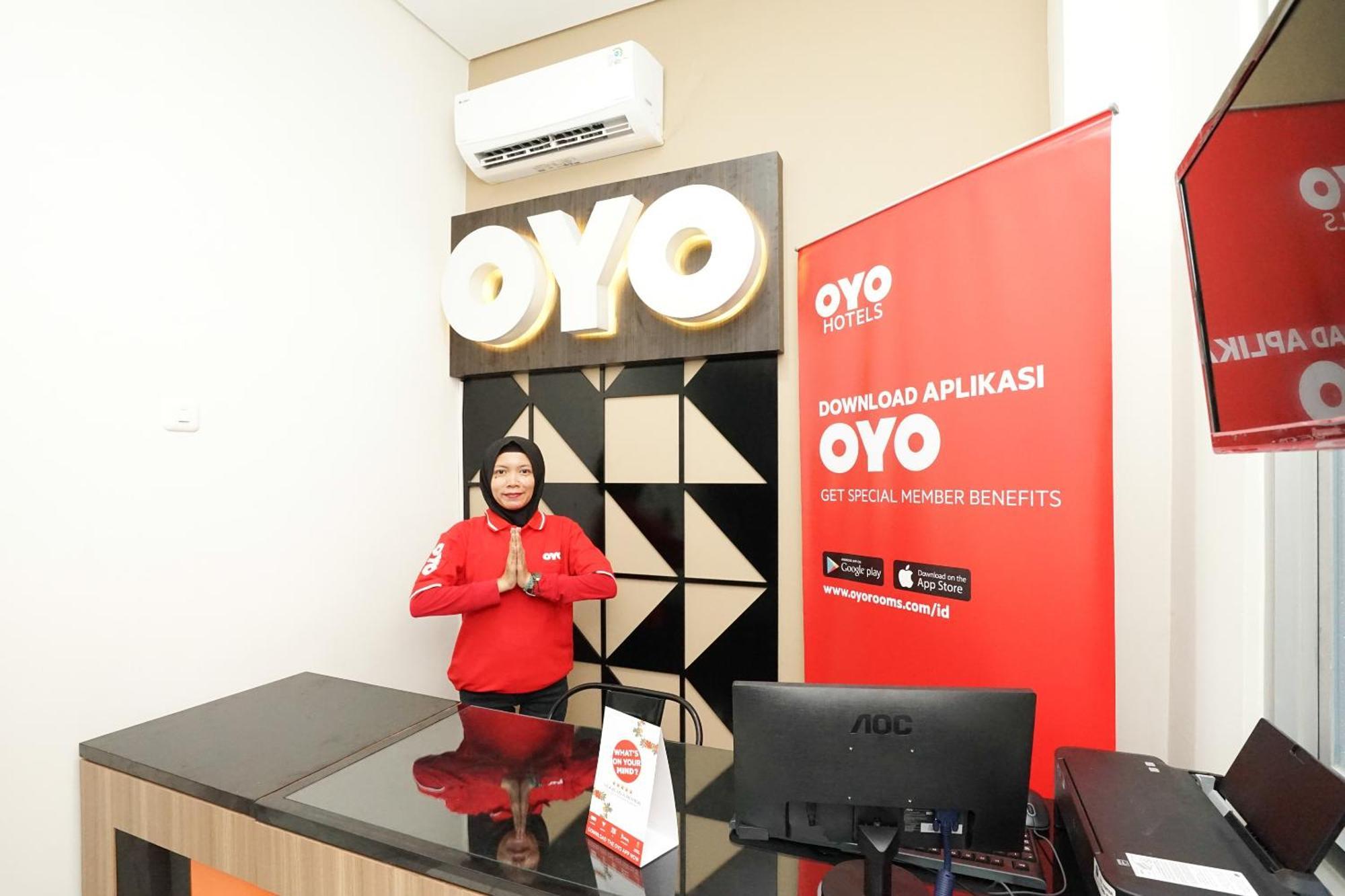 Hotel Super Oyo Capital O 614 Graha 8 Syariah Surabaya Exterior foto