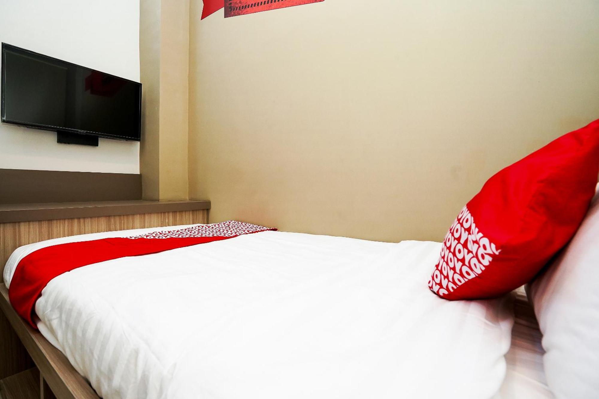 Hotel Super Oyo Capital O 614 Graha 8 Syariah Surabaya Exterior foto